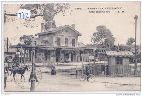 Oude ansichtkaart Champigny vue de la gare (rechts op de achtergrond van het negatief)