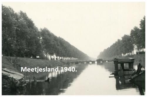 De pontonbrug achter de opgeblazen oostwinkelbrug (maar het zuiden) (met dank aan meetjesland1940.be